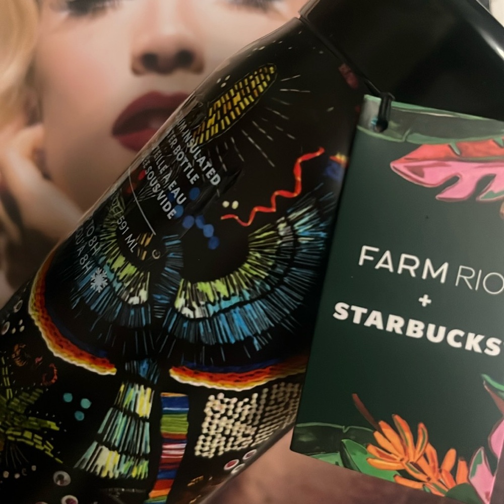 🦜🌹🦜• 🫦 Farm Rio x Starbucks 🫦• 🧜🏻‍♀️ 🦜🧜🏻‍♀️